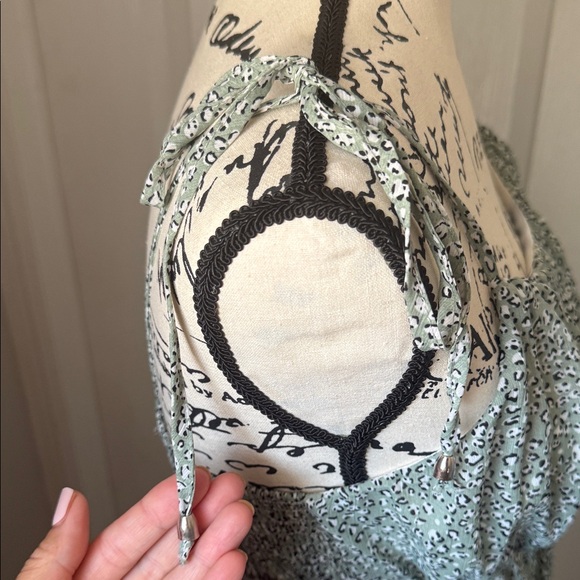 Sleeveless Dress - Picture 5 of 13